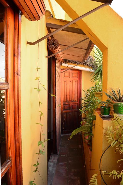 La Casa De Blas Hotel Seville Room photo
